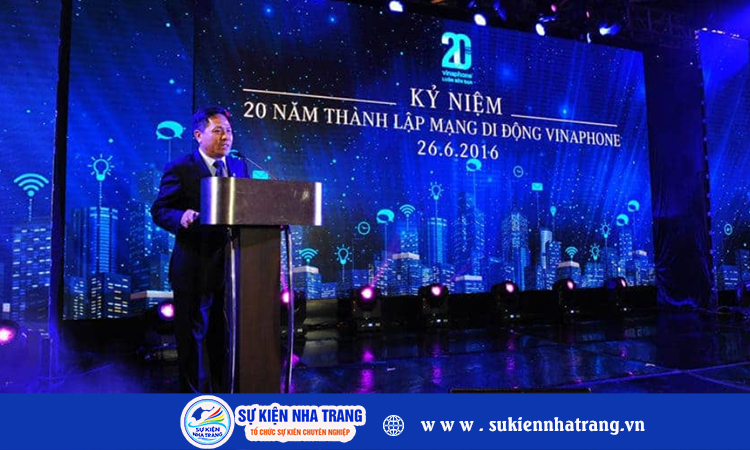 Tổ chức lễ kỷ niệm công ty